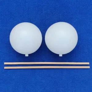 Set aus 2 weißen Kugeln (12cm) mit Holzstäben