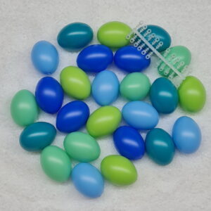 24er Set Kunsstoffostereier(60 mm) in blau-grüner Farbmischung, incl. beiliegende Steckösen