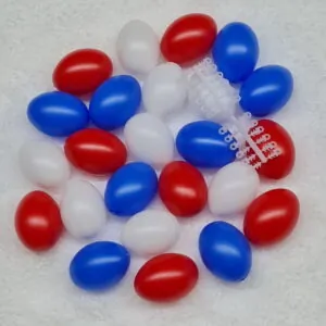 24er Set Kunsstoffostereier(60 mm) in rot-blau-weißer Farbmischung, incl. beiliegende Steckösen hellgrün-lila